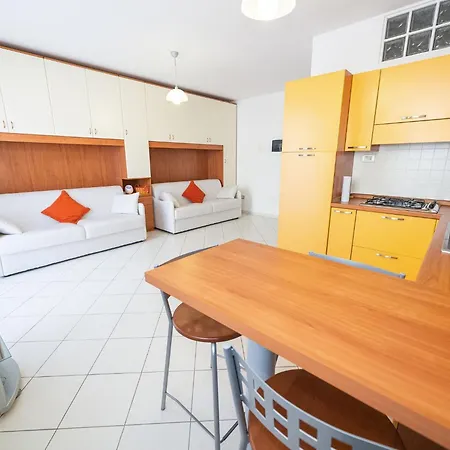 Mit Terrasse By Interhome Apartament *