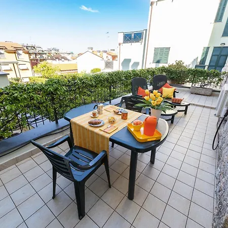 Mit Terrasse By Interhome